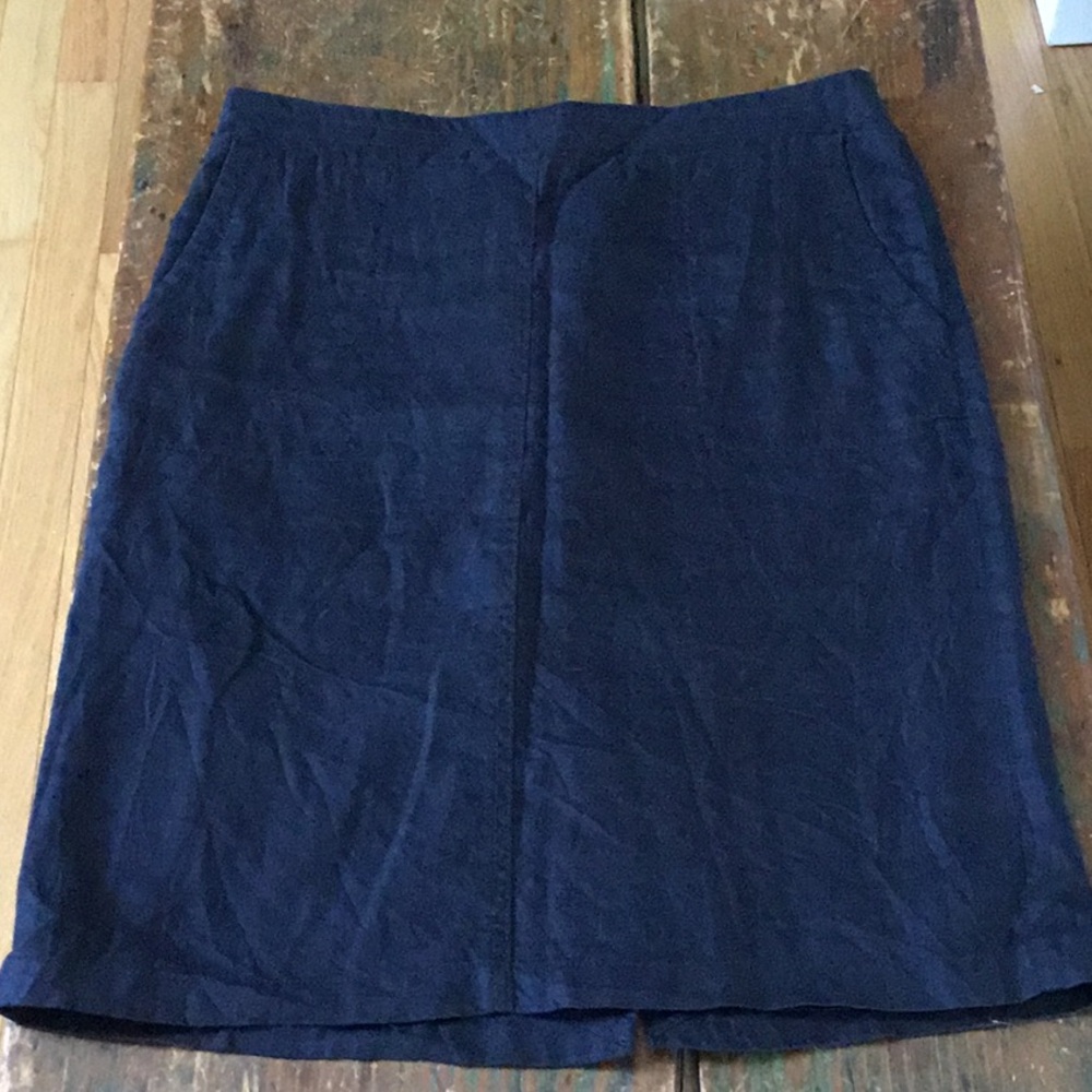 Olsen lined linen black skirt. Size 6